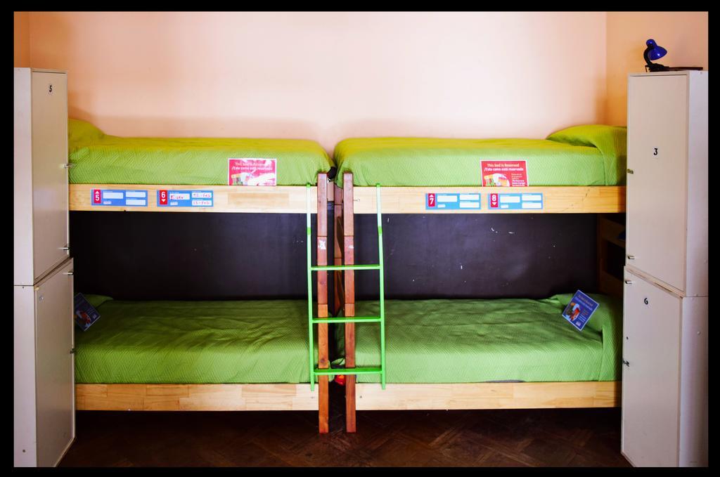 Хостел Santiago Backpackers Екстер'єр фото